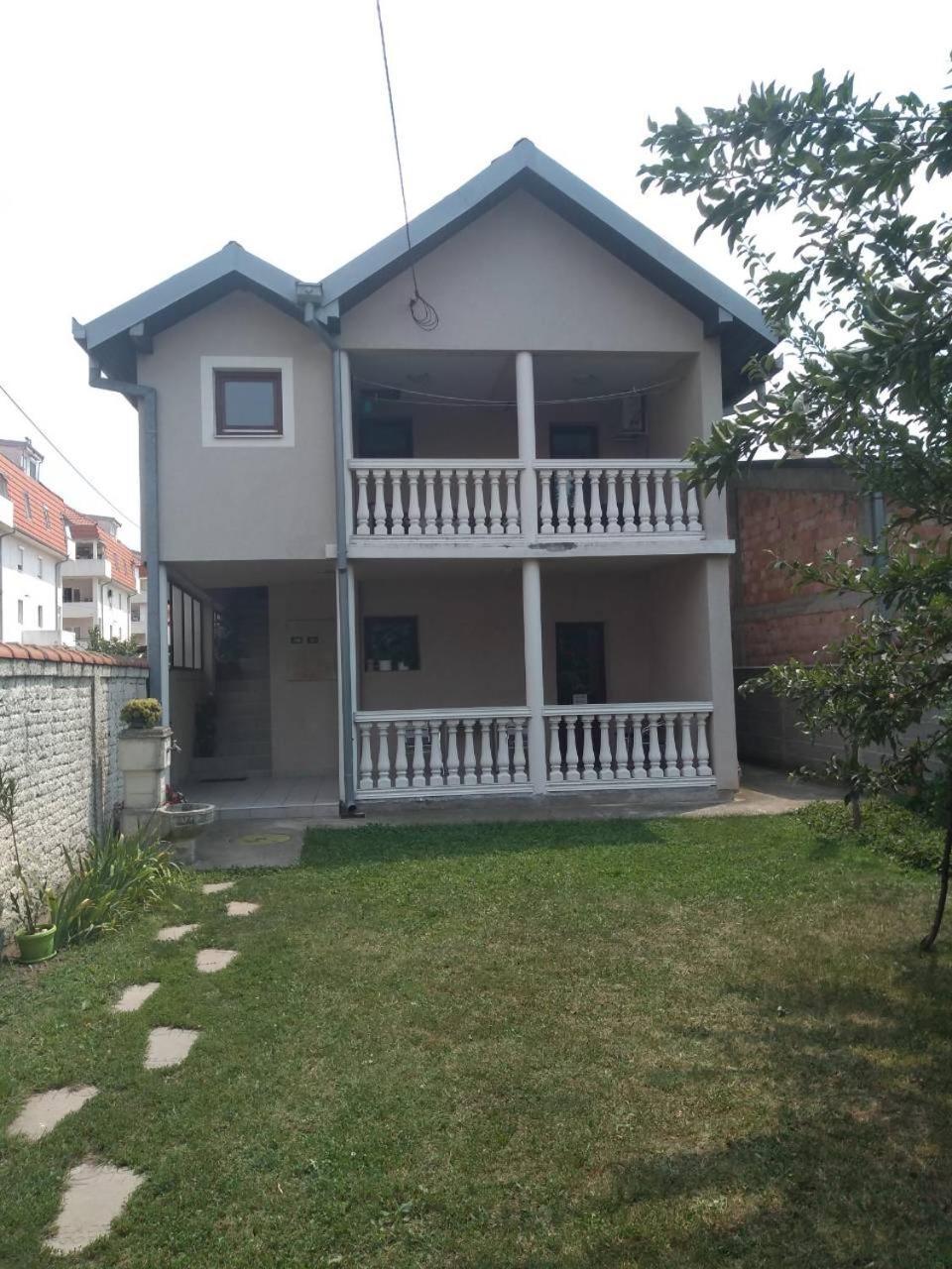 Plavi Apartman Airport Belgrade Exterior photo